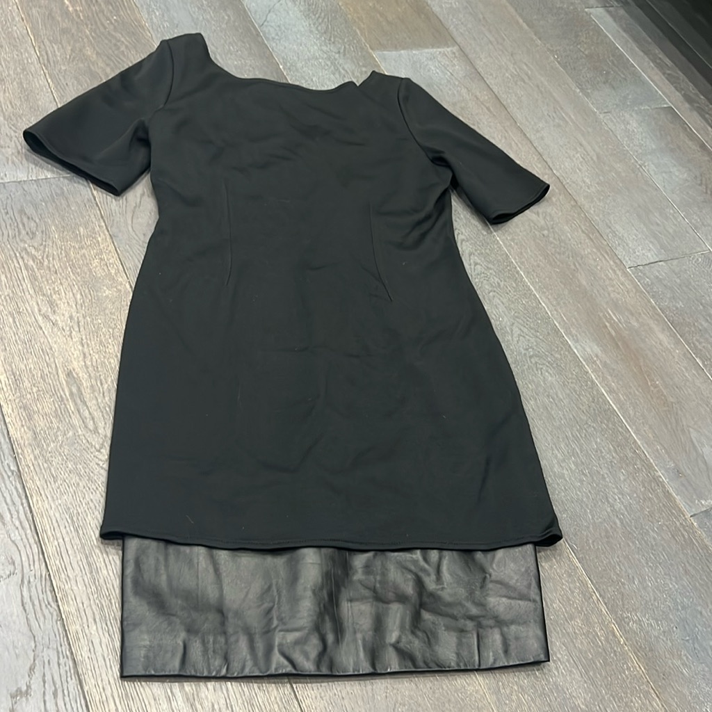St John Black Fitted Dress With Pleather Detail -Size 10